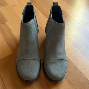 Sorel Gray Suede Ankle Booties